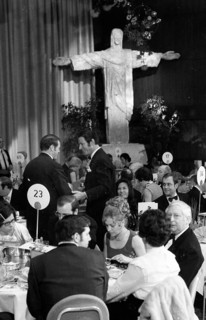 Banquet and ball at the Duesseldorf Hilton Hotel in 1966 accompanied by protest with reference to misery and terror in Brazil
