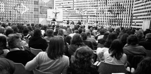 The promotion of co-determination at the Bayerkonzern was the aim of this event of trade unionists and left-wingers on 8 December 1973 in Leverkusen