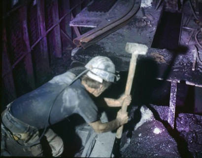 In operation in the roadway with the miners at hard work. here on 21. 10. 1986