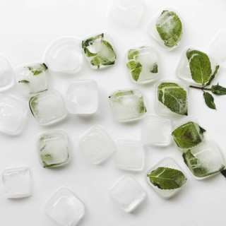 Ice cubes leaves
