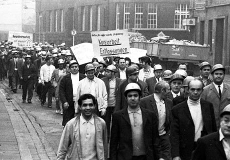 4000 workers of the steelworks Suedwestfalen AG took to the streets in Hagen on 4 October 1971 to protest for their jobs
