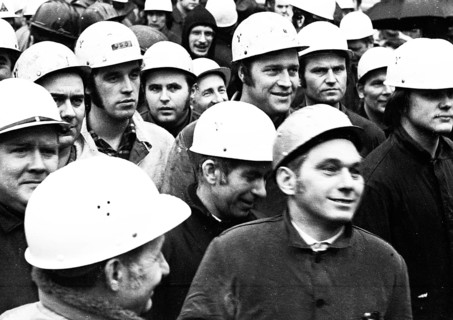 With a spontaneous strike and demonstration