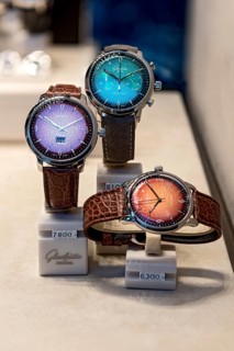 High-quality watches of the luxury brand Glashuette Original in the shop window with price tag