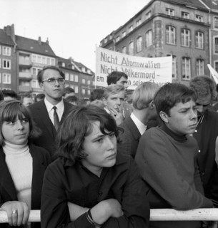 The anti-war day celebrated by trade unions and other democratic organisations was the day of Hitler's entry on 1. 9. 1939