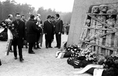 The honouring of the dead by the Nazi regime on Good Friday 1945