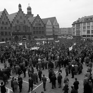 The Congress Emergency of Democracy was a first significant manifestation of trade unions and other democratic forces against the emergency laws on 30. 10. 1966 at the Roemer in Frankfurt/M