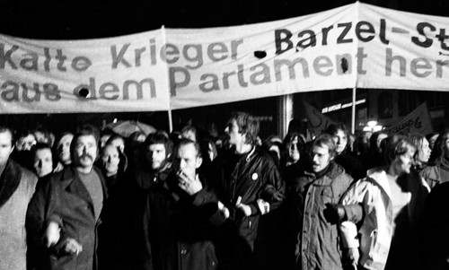Supporters and friends of the SPD/FDP government coalition demonstrated in Bonn on 26 April 1972 with a torchlight march and rally in favour of the government and the ratification of the Eastern treat...