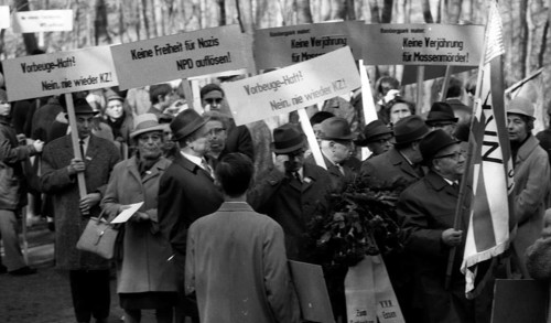 Good Friday 1945 the forest in Rombergpark was a place of crime. The commemoration of the Nazi crimes here on 23. 3. 1967 in Dortmund Bittermark a demonstration against neo-Nazism