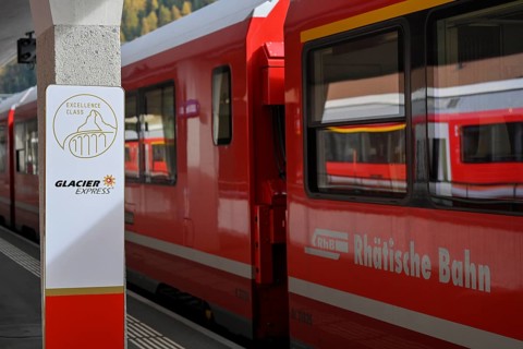 Platform Glacier Express RHB Rhaetian Railway