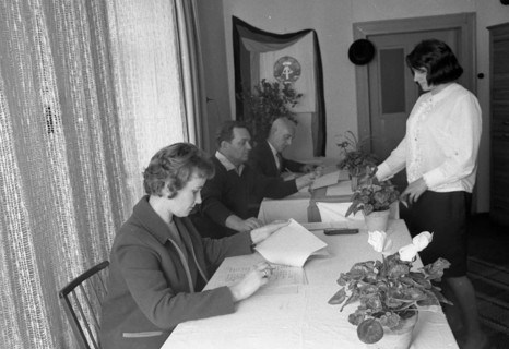 The picture was taken in the years 1965 to 1971 and shows a photographic impression of everyday life in this period of the GDR. District Halle People's Chamber Election