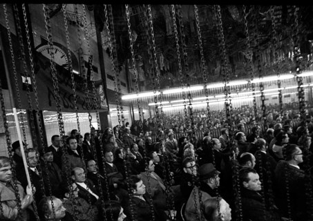 A workers' meeting in the wash-house of the Monopol colliery on 18 November 1973 in Kamen was replaced by a demonstration against the closure of the colliery