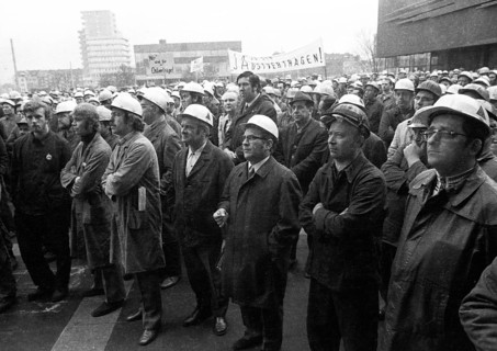 The detente policy of Willy Brandt and his SPD-FDP coalition was controversial. Spontaneously