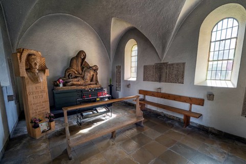 Statue of Father Rupert Mayer by sculptor Michael Vogler and Pieta