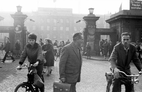 The picture was taken between 1965 and 1971 and shows a photographic impression of everyday life in this period of the GDR. . Bitterfeld . Chemical plant . Schicjhtwechsel