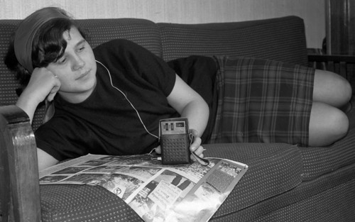 Amusement of the youth in the Ruhr area in 1965. With portable mini transistor radio recorder