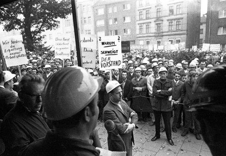 4000 workers of the steelworks Suedwestfalen AG took to the streets in Hagen on 4 October 1971 to protest for their jobs