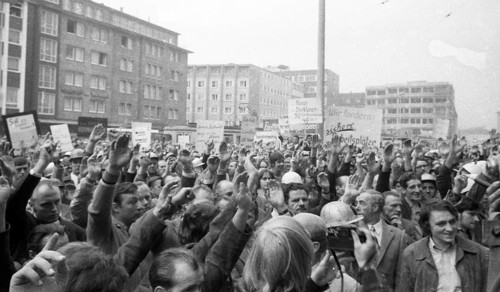 4000 workers of the steelworks Suedwestfalen AG took to the streets in Hagen on 4 October 1971 to protest for their jobs