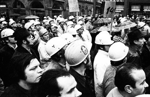 With a spontaneous strike and demonstration