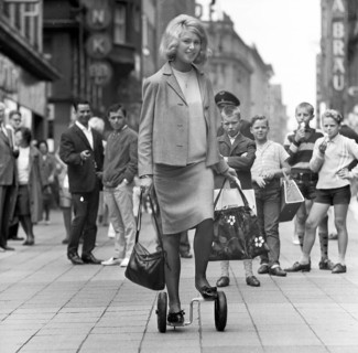 Shopping on Westenhellweg and leisure in Dortmund's open-air swimming pool with Twisty