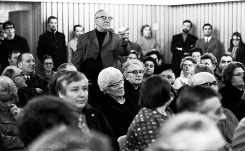 This meeting of affected tenants took a stand against usury in Duesseldorf