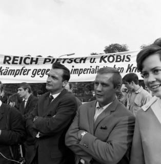 The shooting of Cologne sailors Max Reichspietsch and Albin Koebes on 5 September 1917 in Cologne-Wahn for mutiny prompted youth associations to protest and lay a wreath in commemoration after 50 year...
