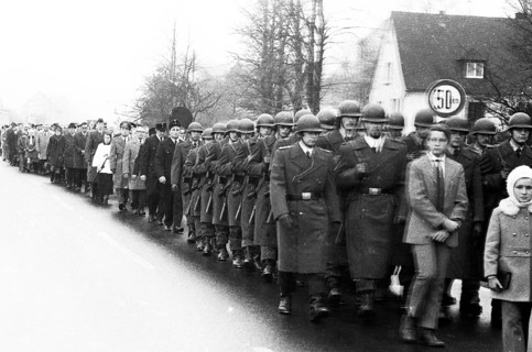 A meeting of the traditional associations of the Waffen- SS to honour their dead of the 6th SS Division North on 14. 11. 1971 in Hunrueck was accompanied by the Bundeswehr with officers and a squad of...
