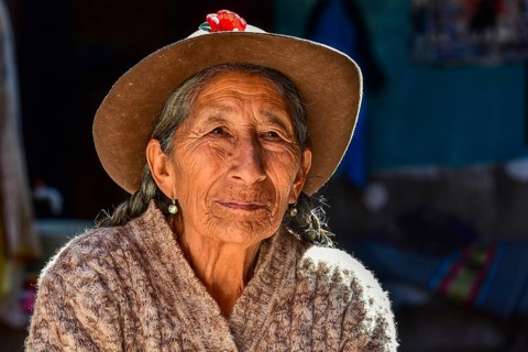 Indio woman with hat