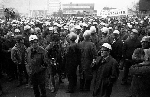 The detente policy of Willy Brandt and his SPD-FDP coalition was controversial. Spontaneously