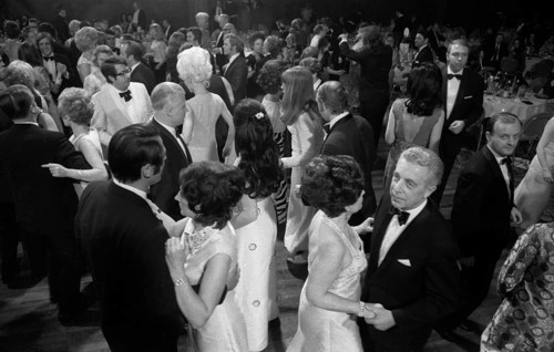 Banquet and ball at the Duesseldorf Hilton Hotel in 1966 accompanied by protest with reference to misery and terror in Brazil
