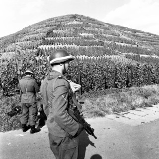 Government representatives with their vehicles in 1966 during a police check at the hitherto secret atomic bunker of the Federal Government in the Ahr valley
