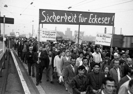 4000 workers of the steelworks Suedwestfalen AG took to the streets in Hagen on 4 October 1971 to protest for their jobs