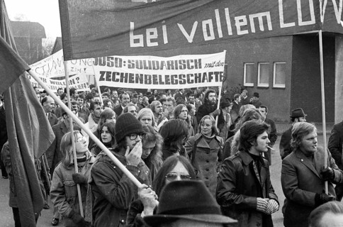 A workers' meeting in the wash-house of the Monopol colliery on 18 November 1973 in Kamen was replaced by a demonstration against the closure of the colliery