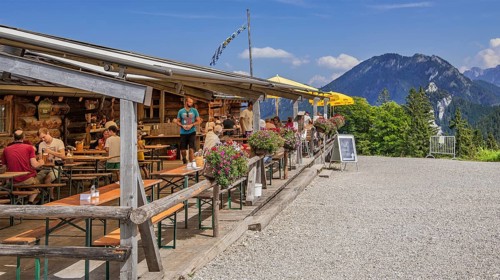 Sun terrace of the Kolbensattelhuette with Laber 1686m