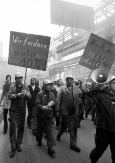 About 4000 steelworkers of Hoesch AG Westfalenhuette demonstrated on 14 January 1972