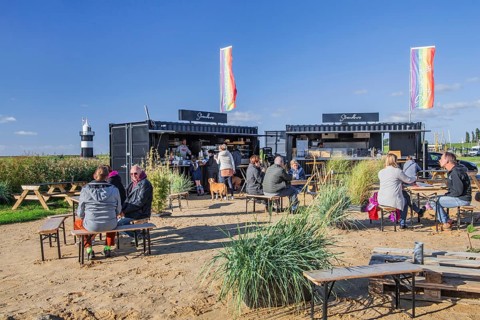 Beach bar