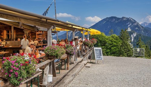 Sun terrace of the Kolbensattelhuette with Laber 1686m