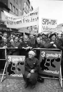 An expellees' rally on 30 May 1970 in Bonn with the NPD