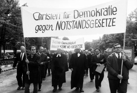 Several hundred Christians