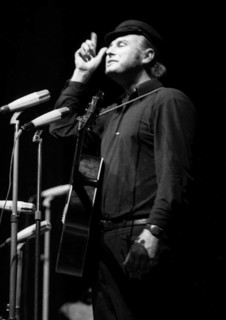The artist and cabaret artist Dietrich Kittner on 08. 10. 1971 on the occasion of the 10th anniversary of the music publishing house Plaenein Dortmund