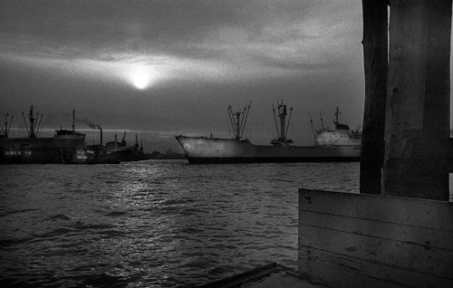 Work at the Port of Hamburg and Howaldtswerke Hamburg