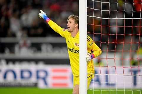 Goalkeeper Frederik Roennow