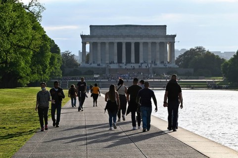 Lincoln Memorial and Reflecting Pool on the National Mall