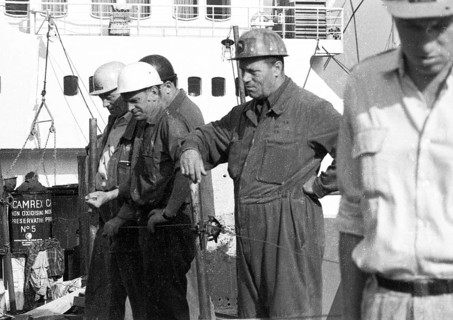 Work at the Port of Hamburg and Howaldtswerke Hamburg