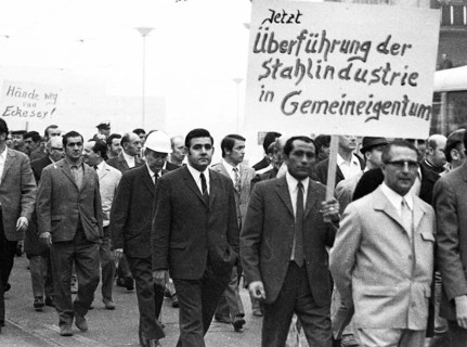 4000 workers of the steelworks Suedwestfalen AG took to the streets in Hagen on 4 October 1971 to protest for their jobs