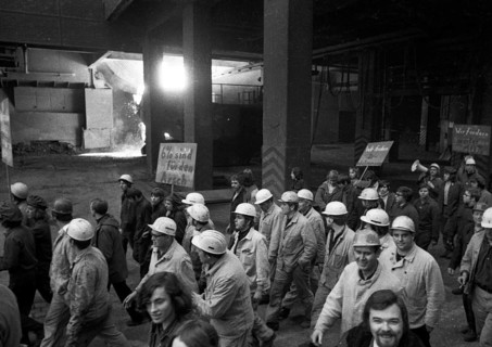 About 4000 steelworkers of Hoesch AG Westfalenhuette demonstrated on 14 January 1972