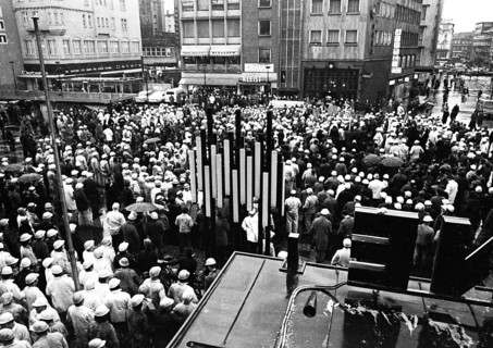 With a spontaneous strike and demonstration