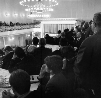 The Congress Emergency of Democracy was a first significant manifestation of trade unions and other democratic forces against the emergency laws on 30. 10. 1966 at the Roemer in Frankfurt/M