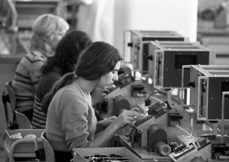 Women's workplaces at Siemens on 22. 11. 1973 during the production of telephone sets in Bocholt