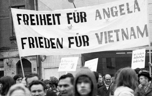 The peace movement's 1972 spring campaign addressed the public primarily with the demand for ratification of the Eastern treaties on 1. 4. 1972. Gelsenkirchen