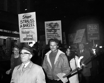 Cologne leftists demonstrated against neo-Nazis and international fascism through the city centre on 10. 11. 1968